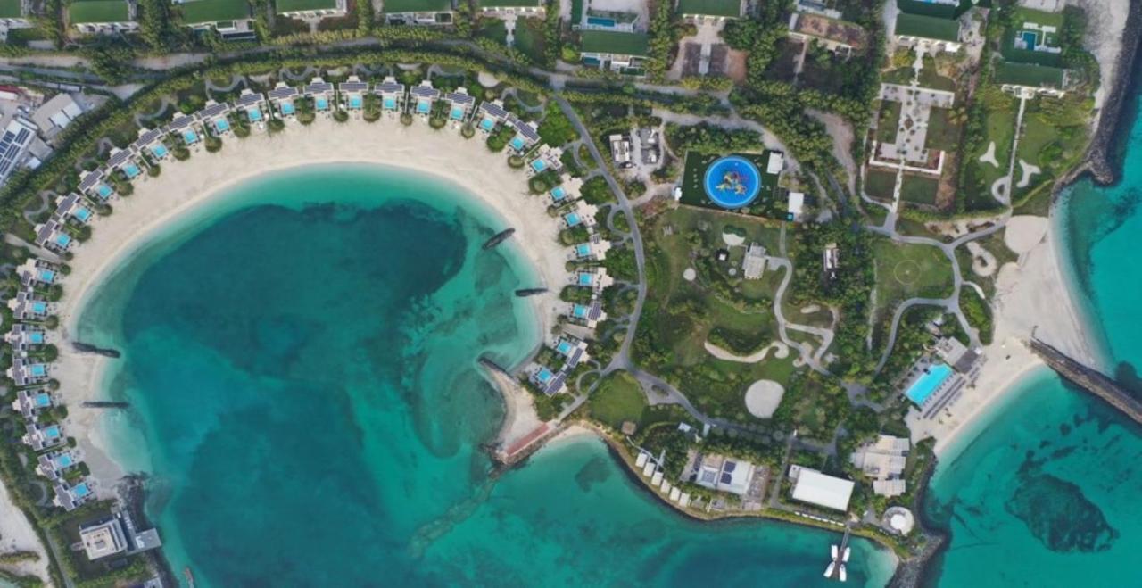 Nurai Island, Saadiyat Abu Dhabi Exterior foto Aerial view of the Atlantis Paradise Island resort, with the location of the Atlantis Water Park highlighted in blue
